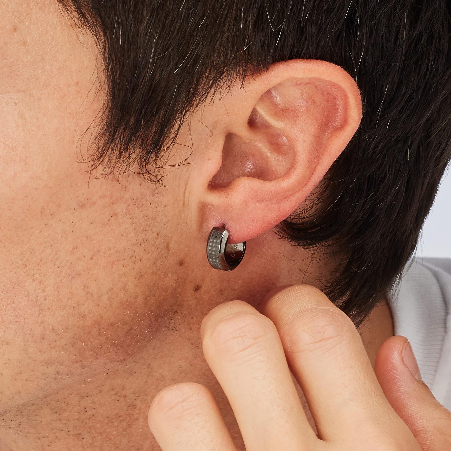 Brosway mono orecchino uomo CODICE: BUL65