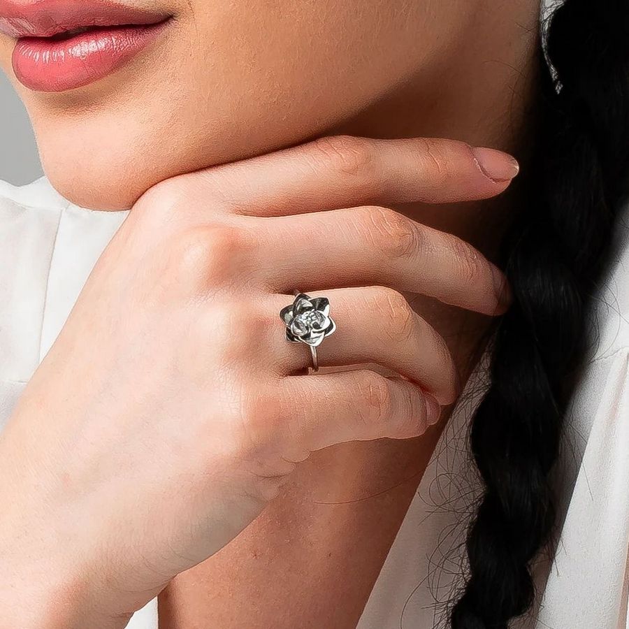 Anello donna fiore Luca Barra ANK677